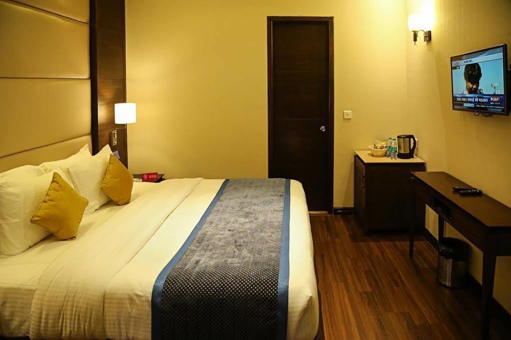 Hotel Oyo Premium Panchkula Sector 5 Exteriér fotografie